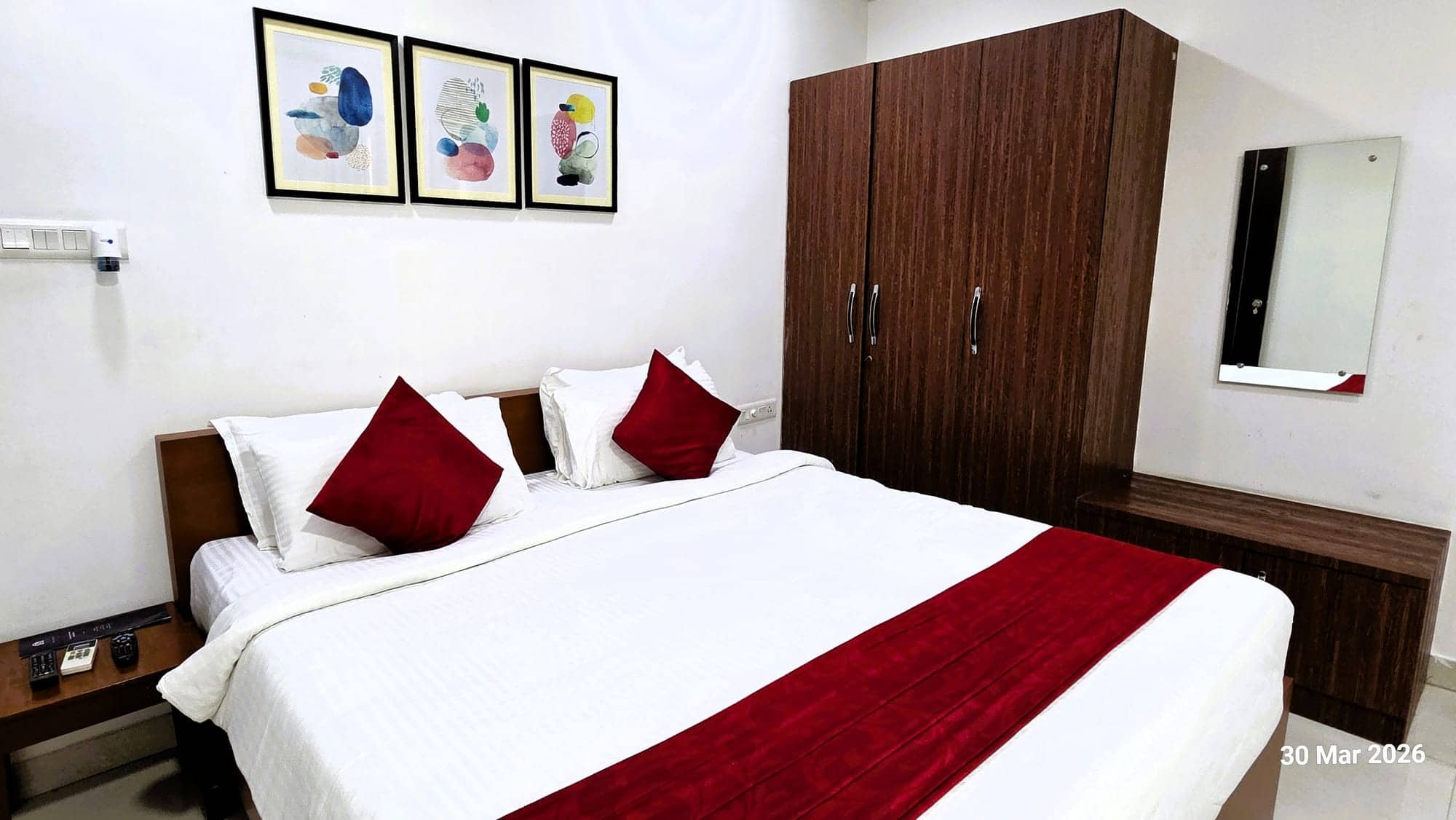 4 BHK — photo 4