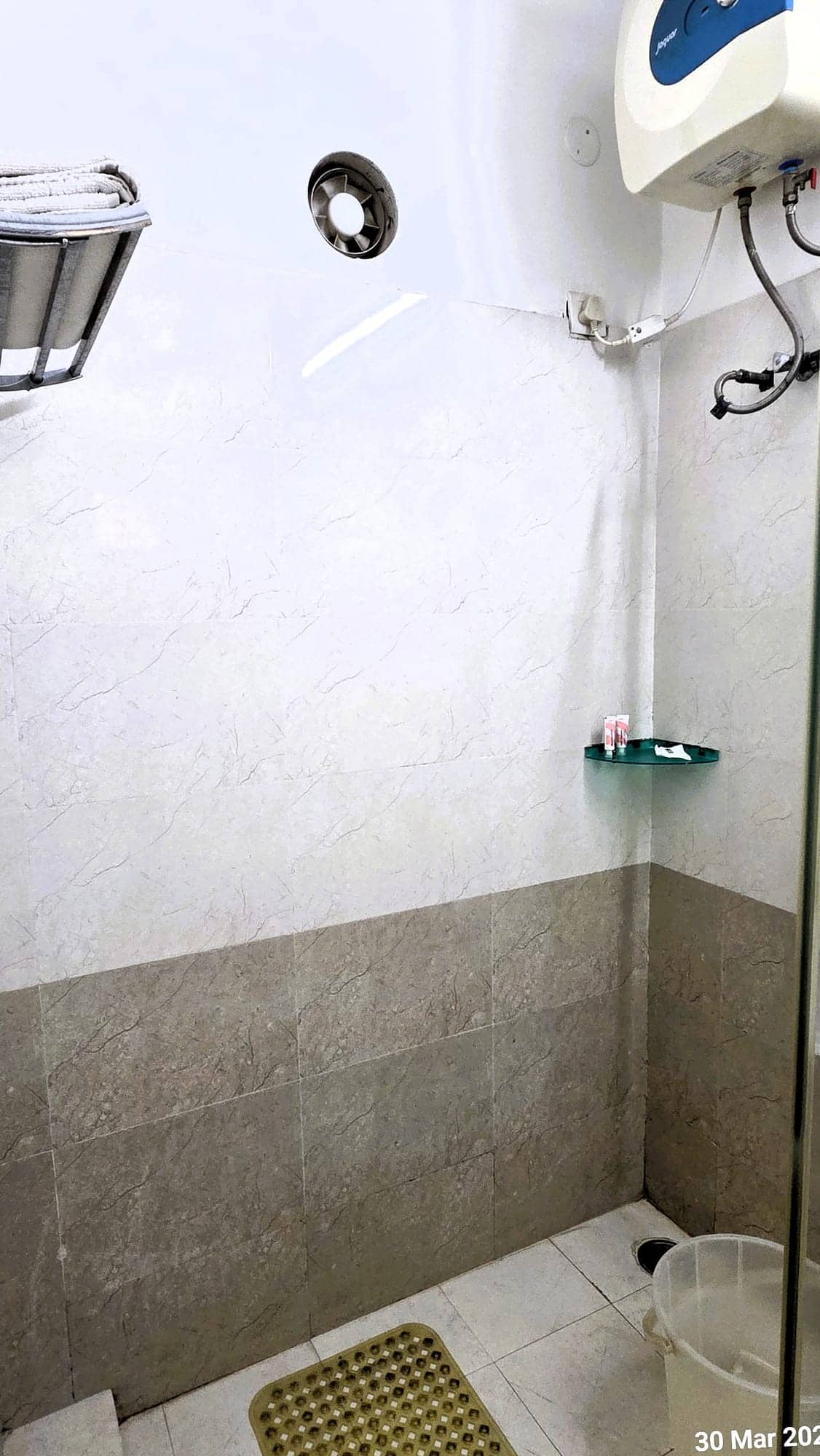 4 BHK — photo 8