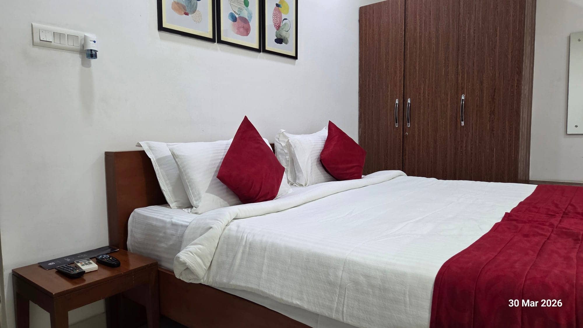 4 BHK — photo 11