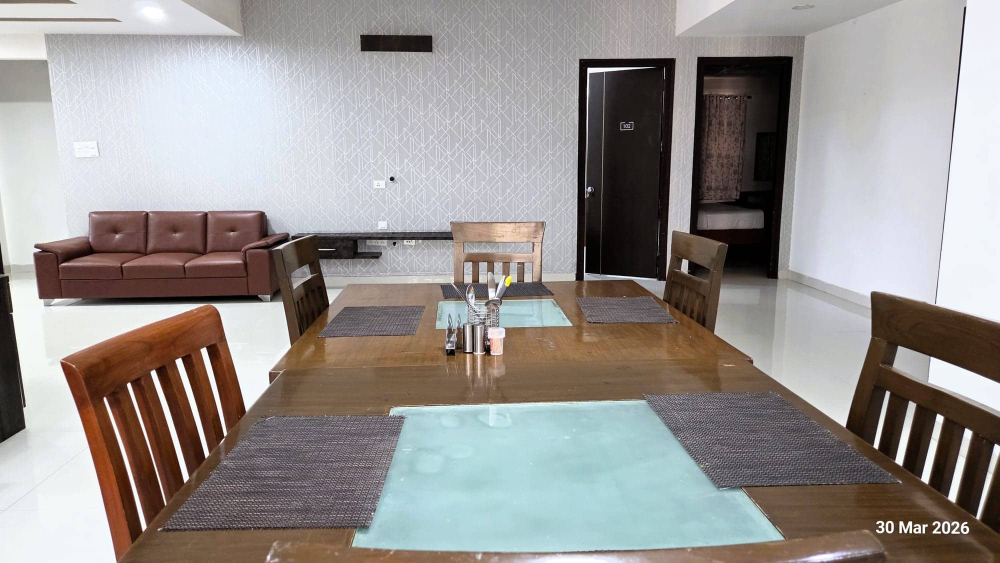 4 BHK — photo 13