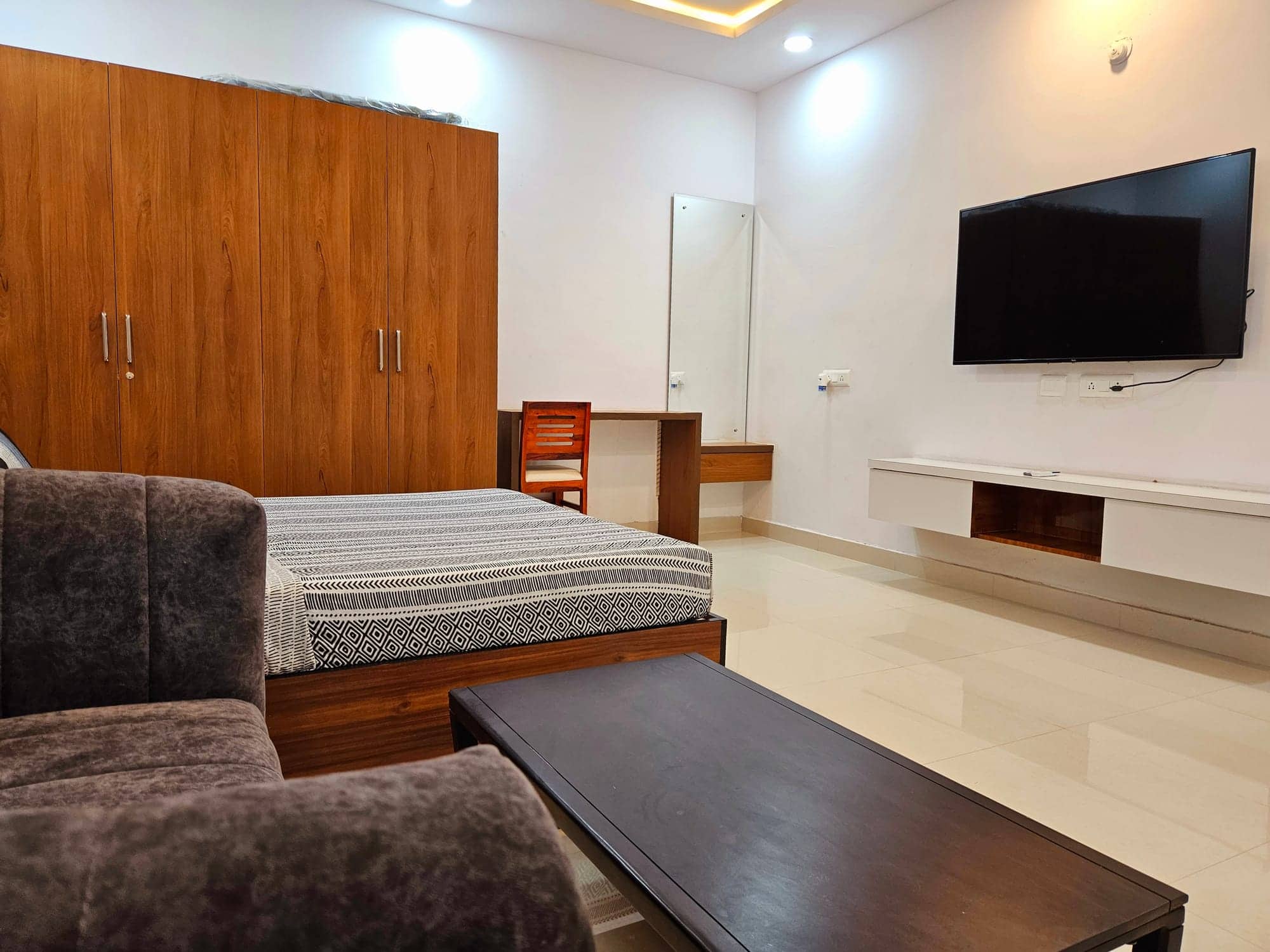 1 BHK with Kitchen — photo 2