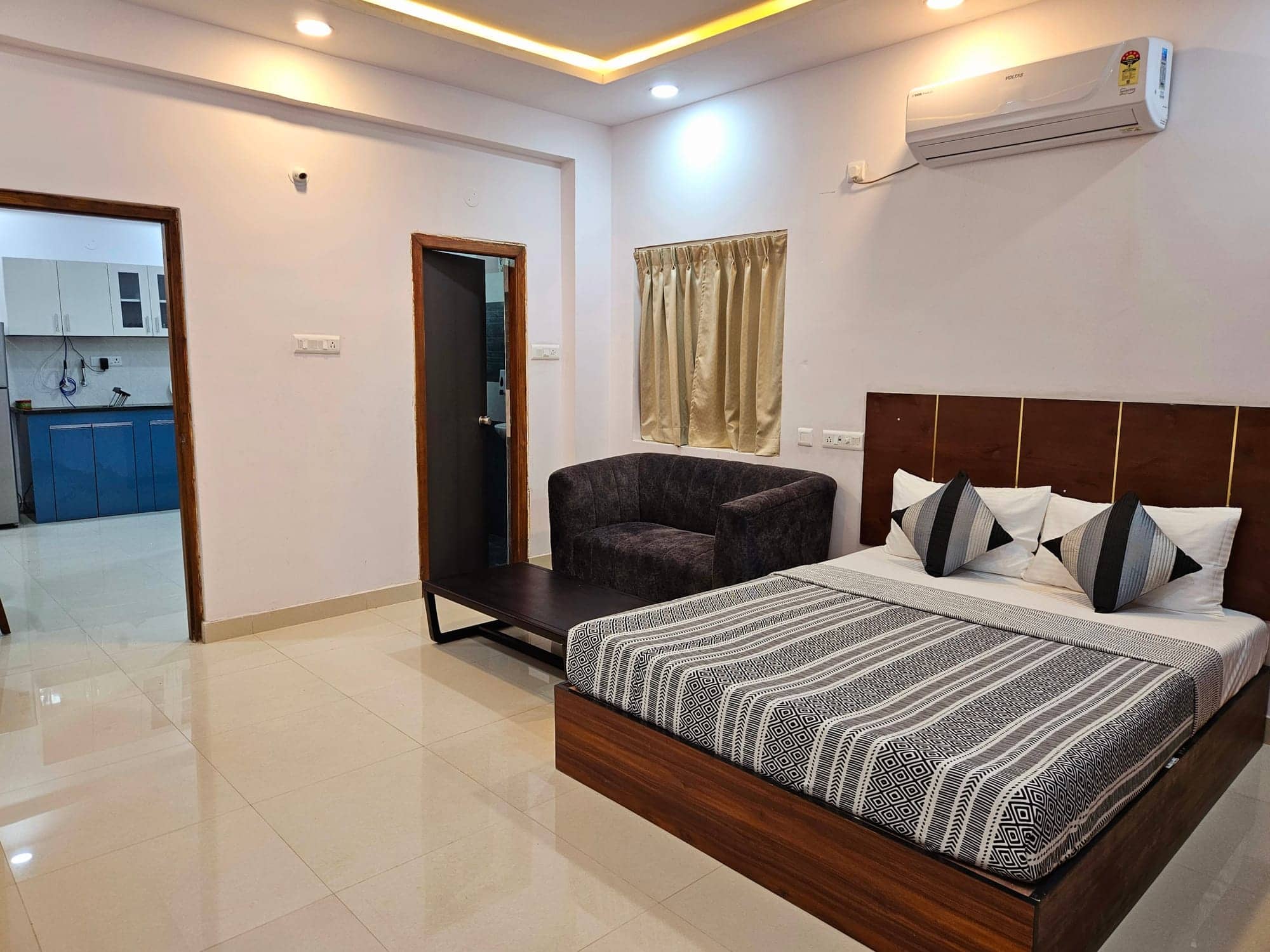 1 BHK with Kitchen — photo 3