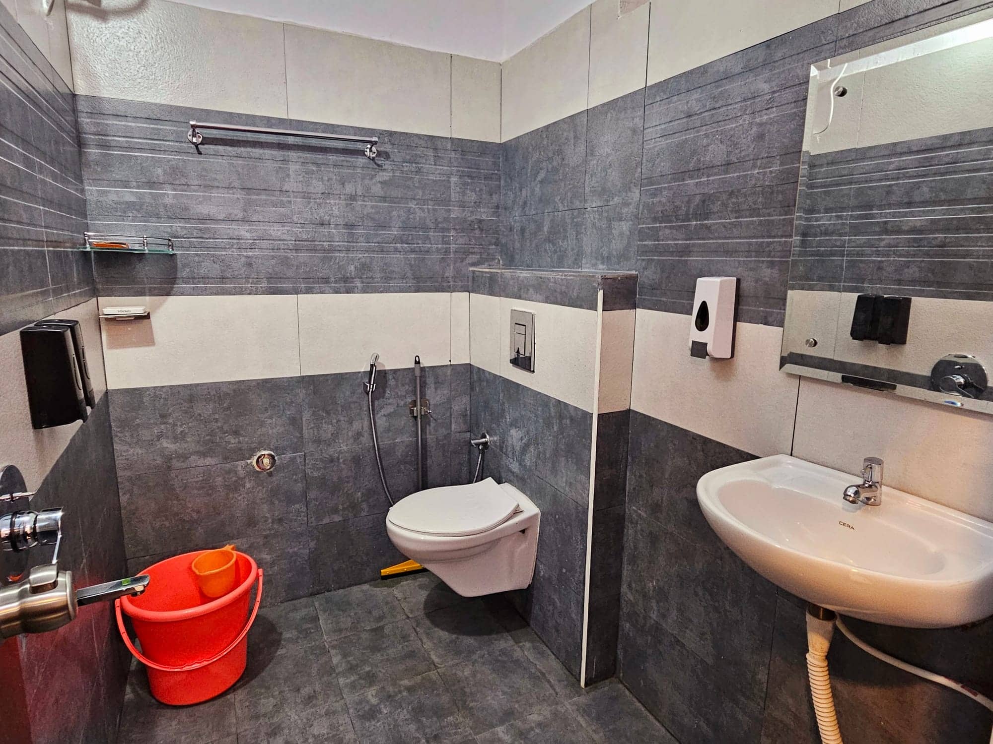 1 BHK with Kitchen — photo 6
