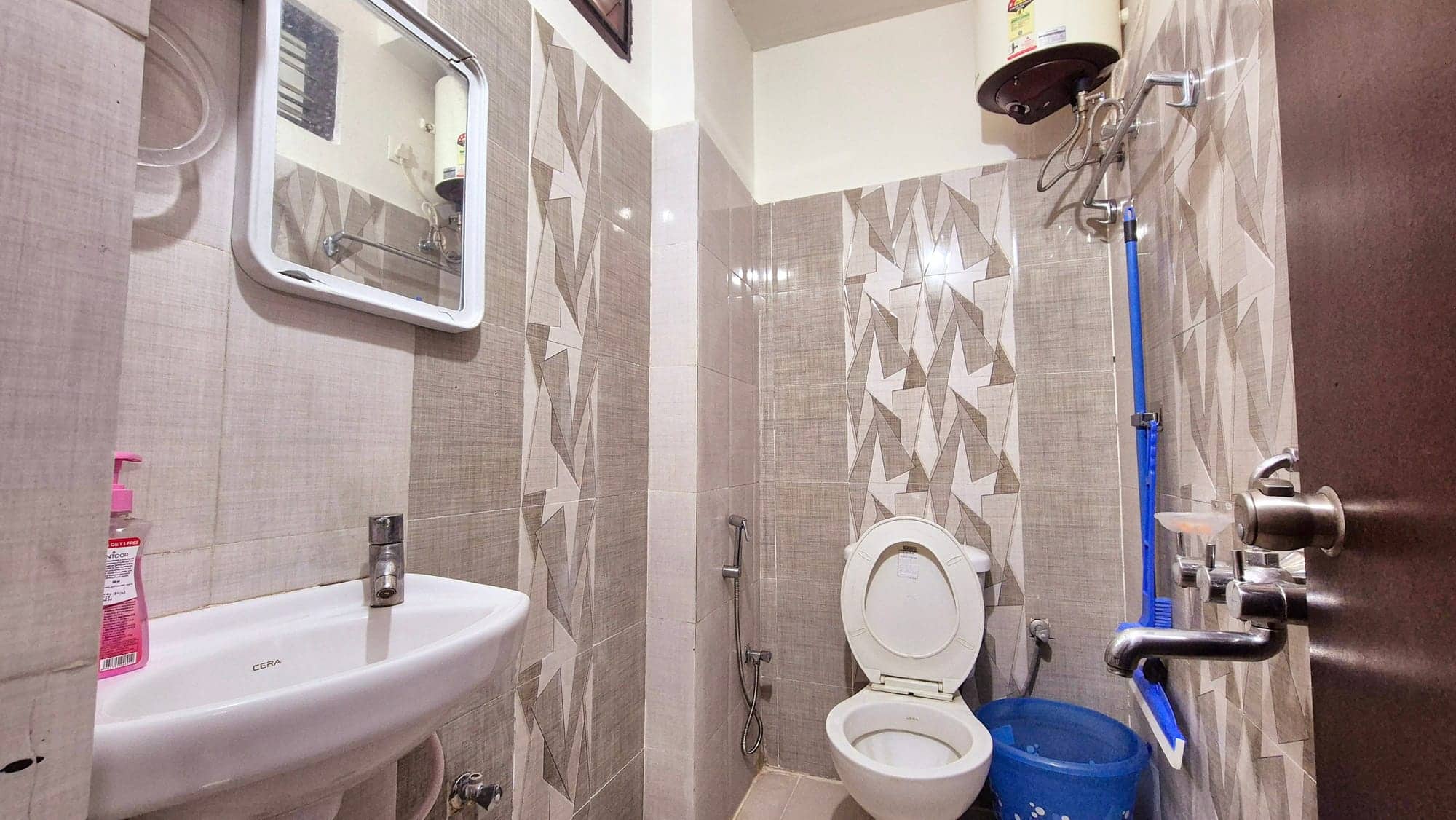 Spacious 2 BHK — photo 7