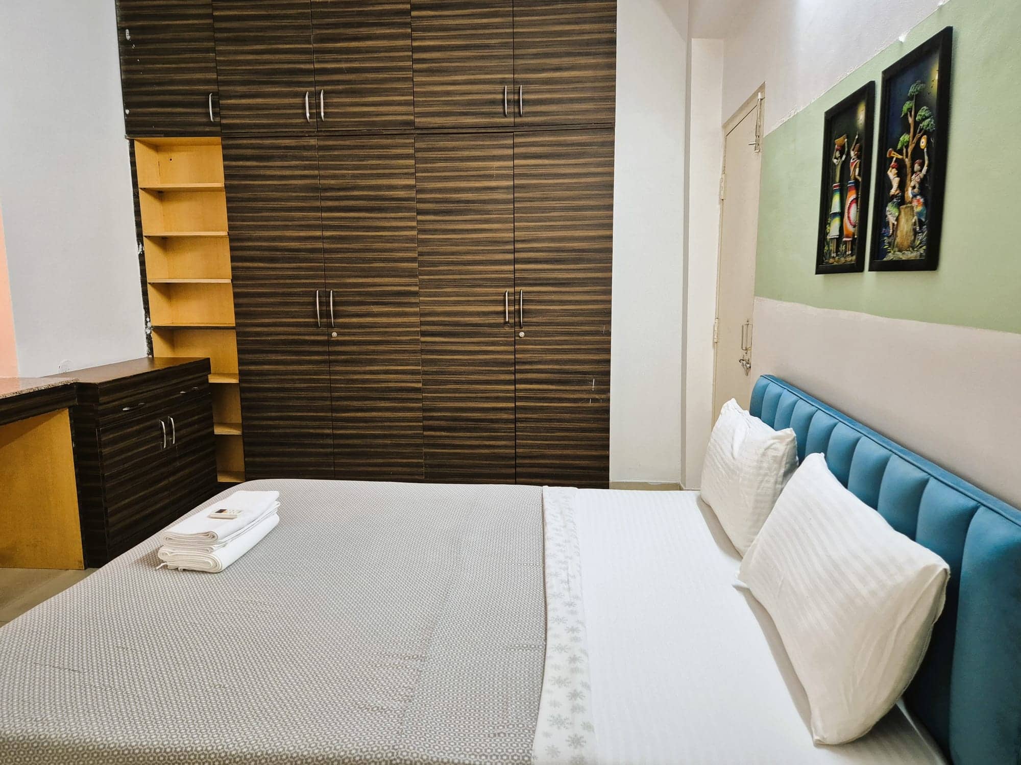 3 BHK — photo 9