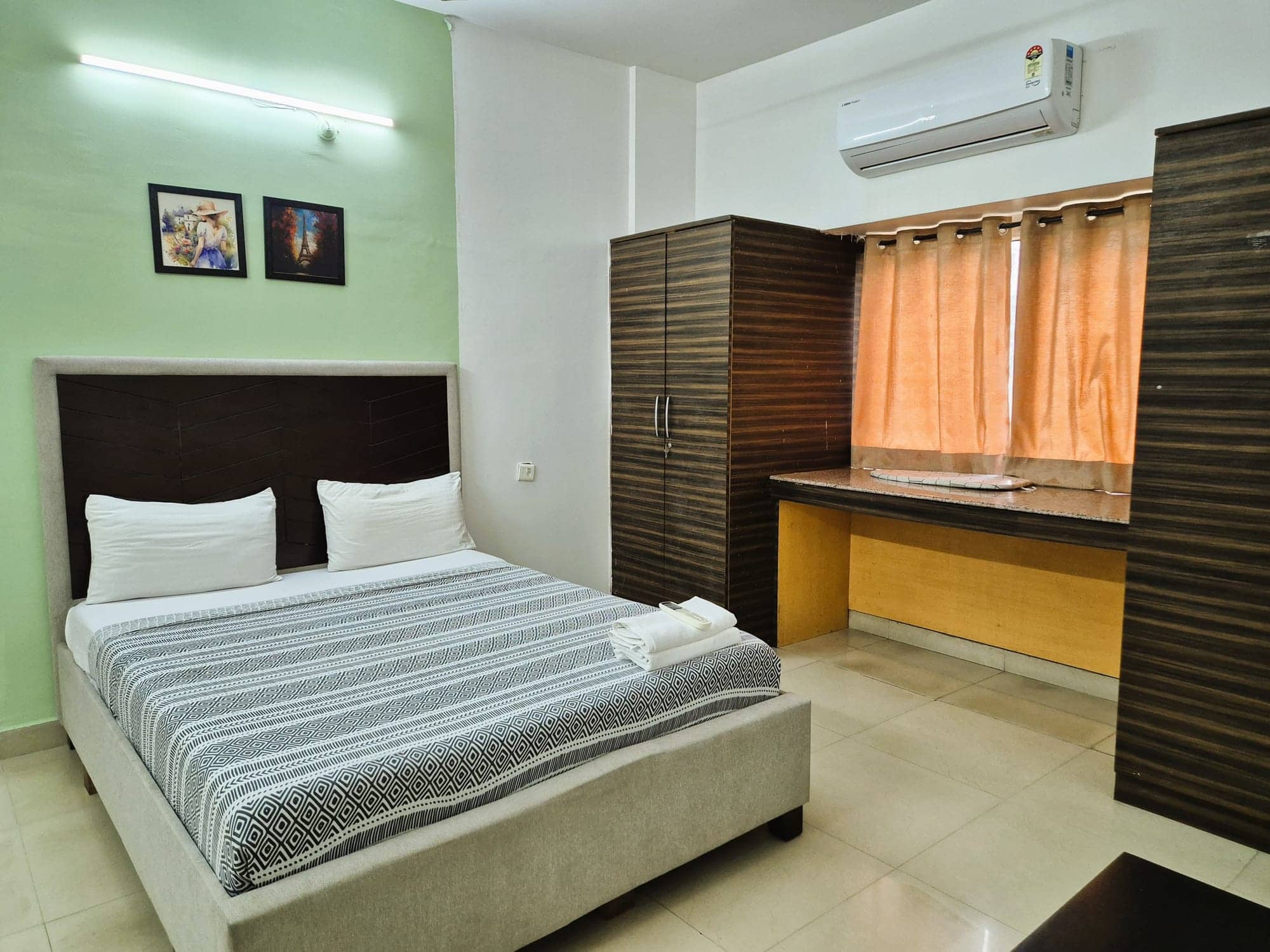 3 BHK — photo 13