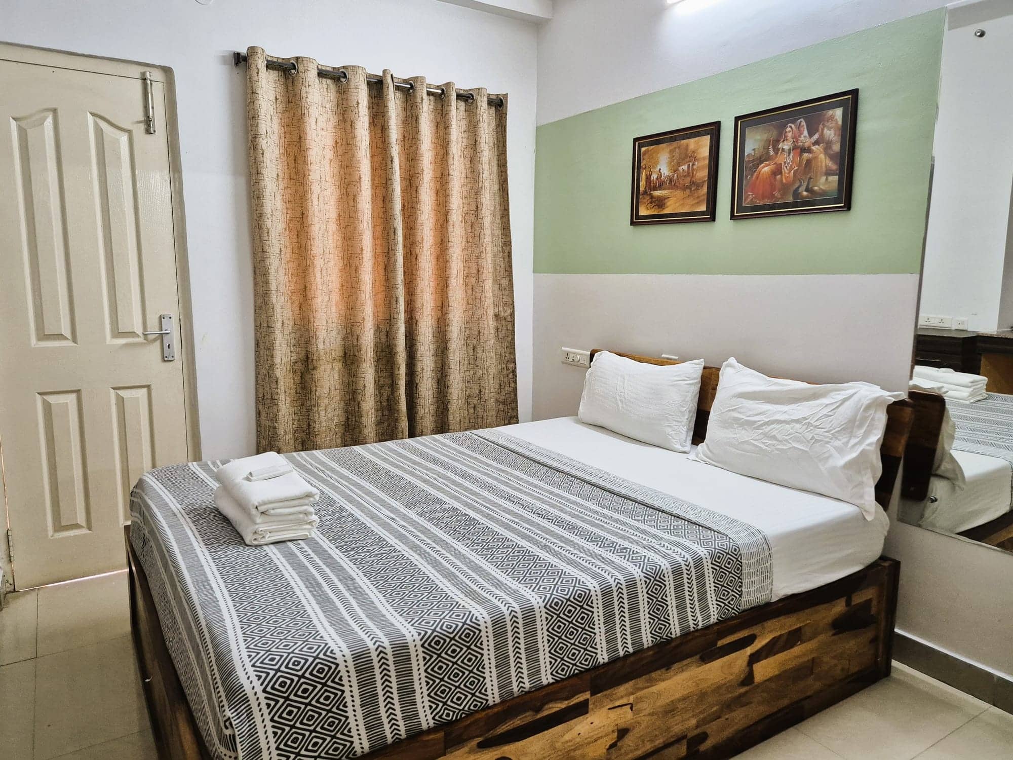3 BHK — photo 18