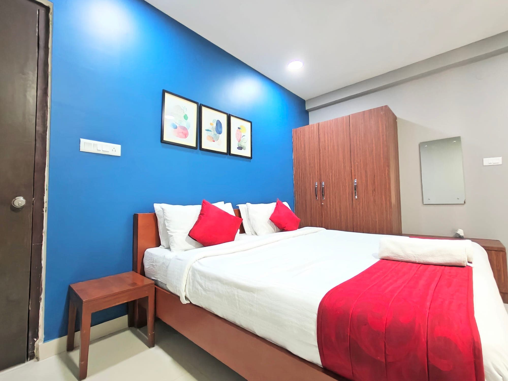 Service apartment in Banjara Hills